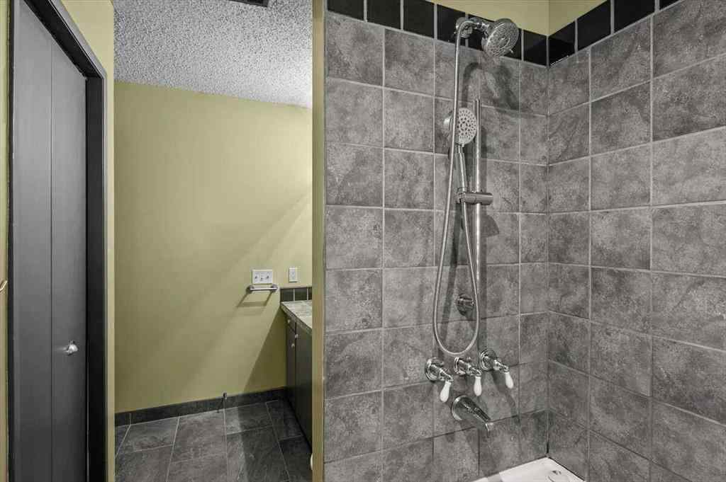 MLS® A2251385 - 907 36B Street NW in Parkdale Calgary, Residential