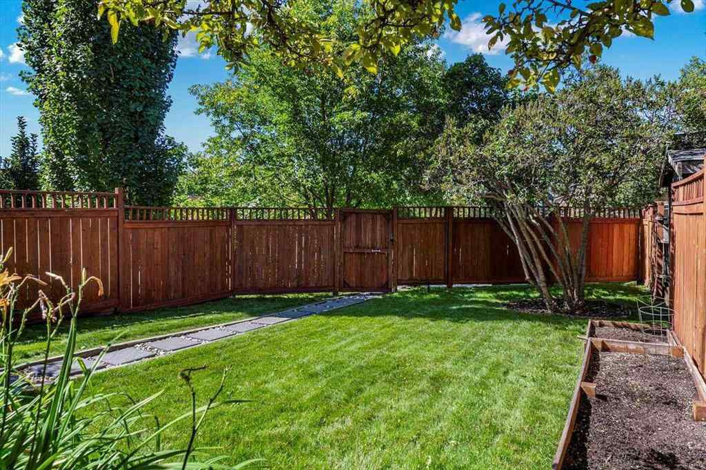 MLS® A2251385 - 907 36B Street NW in Parkdale Calgary, Residential