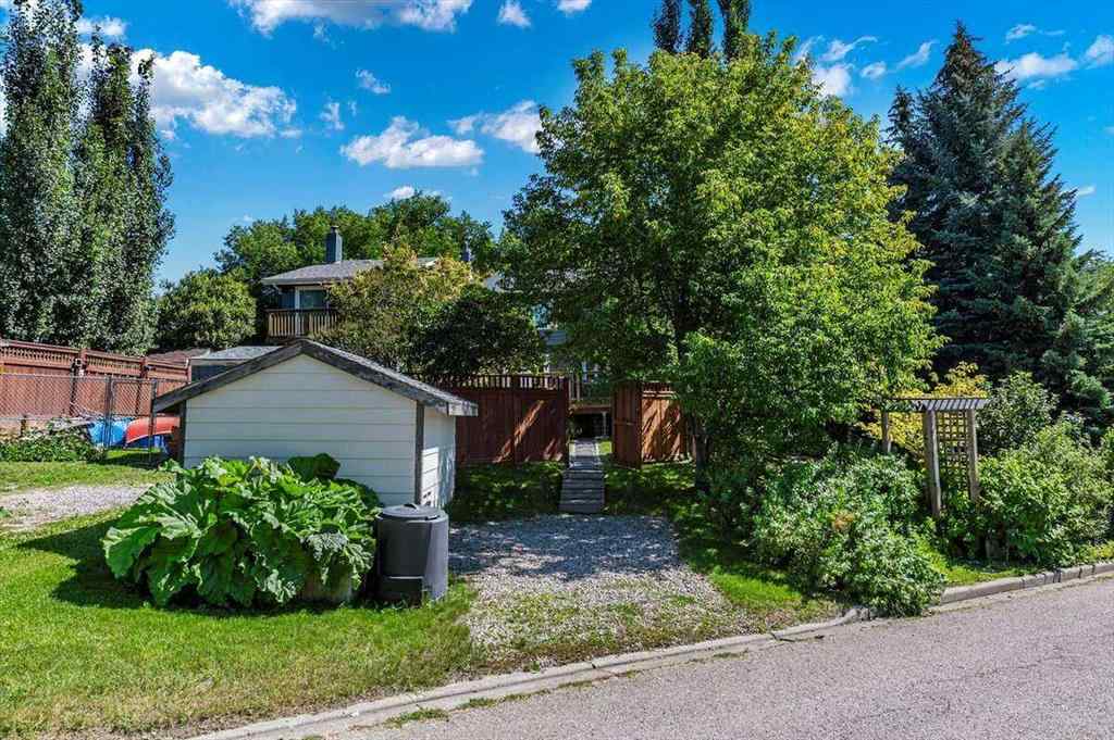 MLS® A2251385 - 907 36B Street NW in Parkdale Calgary, Residential