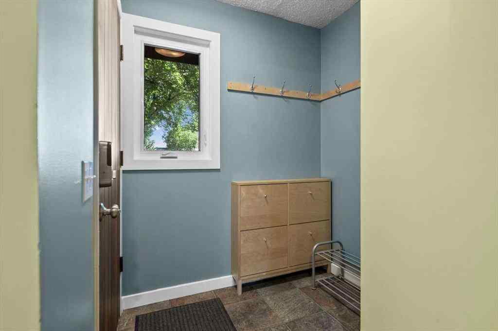 MLS® A2251385 - 907 36B Street NW in Parkdale Calgary, Residential