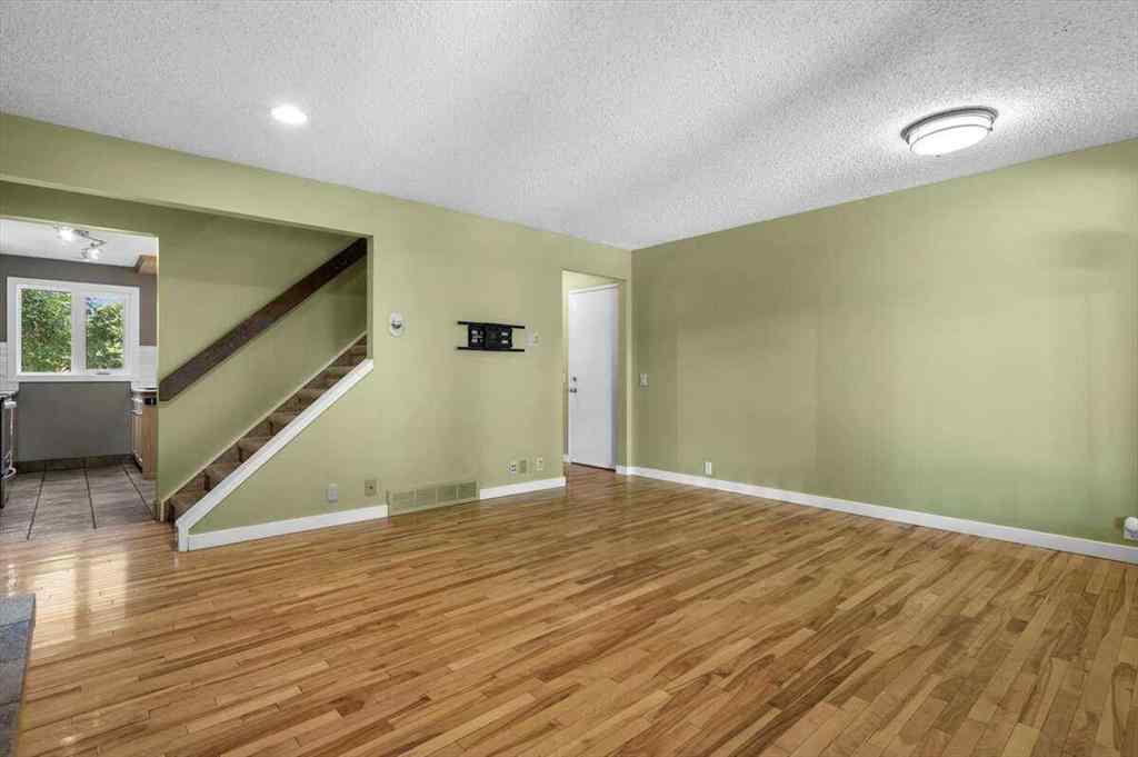 MLS® A2251385 - 907 36B Street NW in Parkdale Calgary, Residential