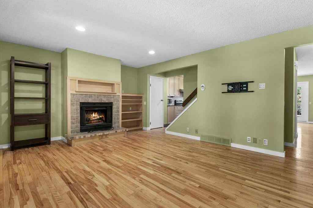 MLS® A2251385 - 907 36B Street NW in Parkdale Calgary, Residential