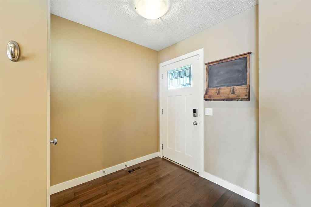 MLS® A2251393 - 124 Kingsbridge Way SE in Kings Heights Airdrie, Residential