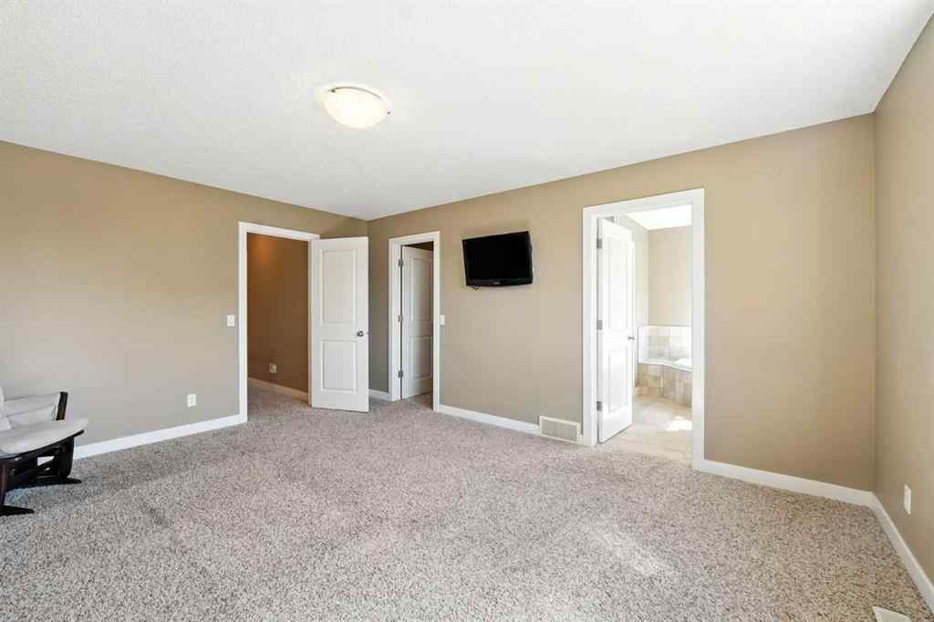 MLS® A2251393 - 124 Kingsbridge Way SE in Kings Heights Airdrie, Residential