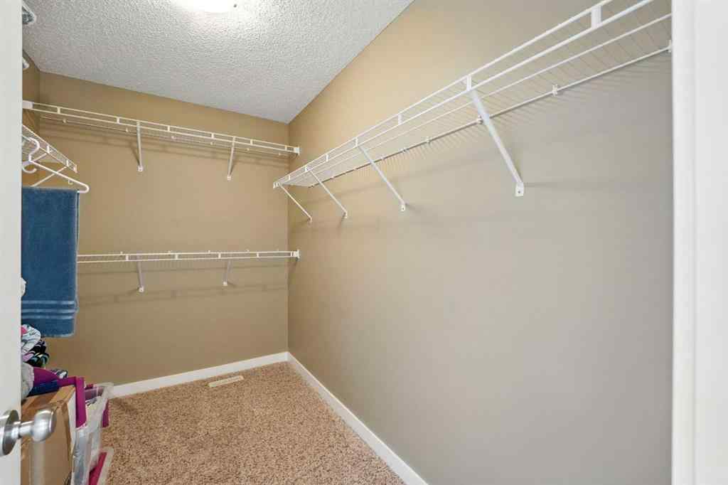 MLS® A2251393 - 124 Kingsbridge Way SE in Kings Heights Airdrie, Residential