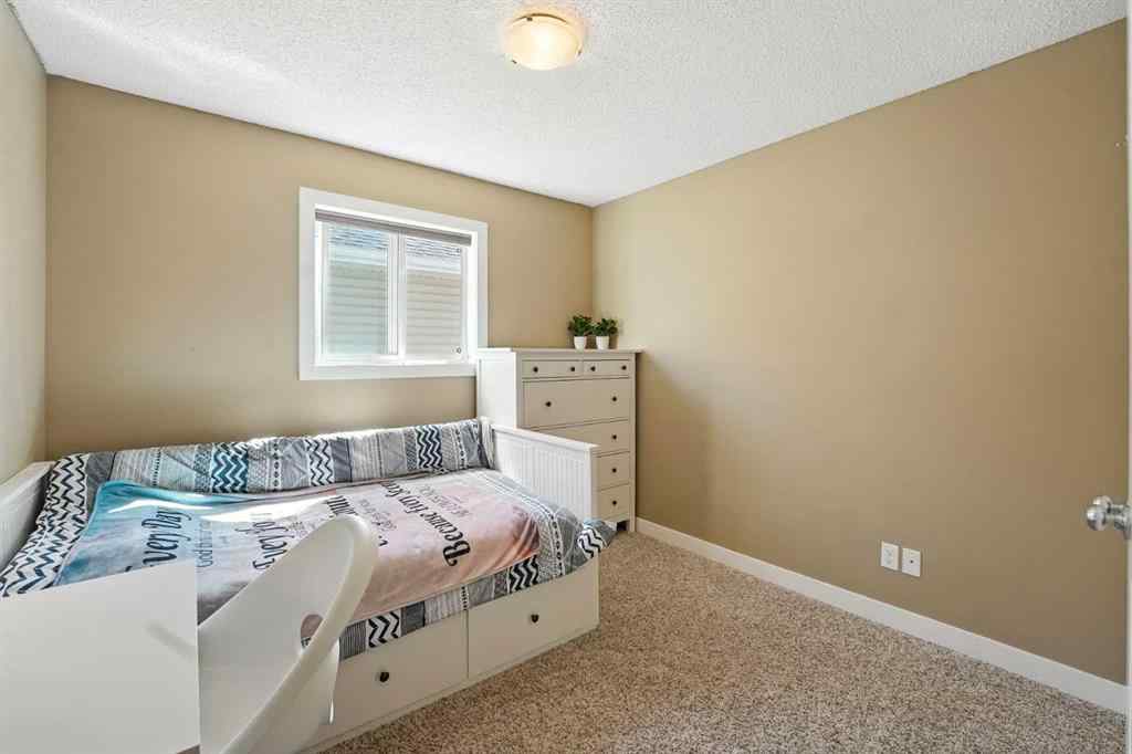 MLS® A2251393 - 124 Kingsbridge Way SE in Kings Heights Airdrie, Residential