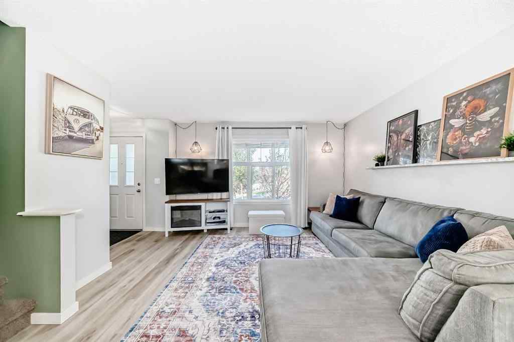 MLS® A2251395 - 28 Sunset Road  in Sunset Ridge Cochrane, Residential