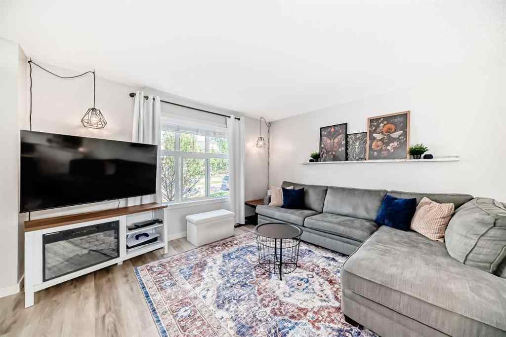 MLS® A2251395 - 28 Sunset Road  in Sunset Ridge Cochrane, Residential
