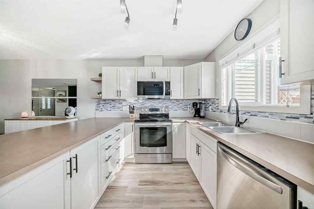 MLS® A2251395 - 28 Sunset Road  in Sunset Ridge Cochrane, Residential