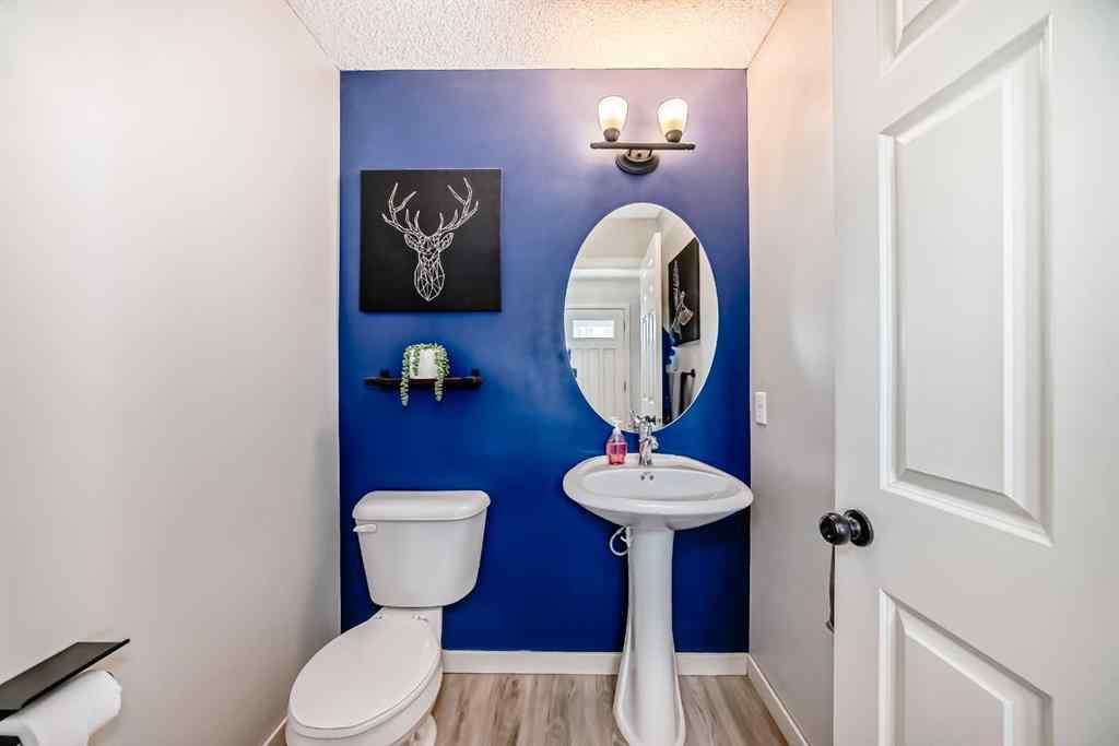 MLS® A2251395 - 28 Sunset Road  in Sunset Ridge Cochrane, Residential