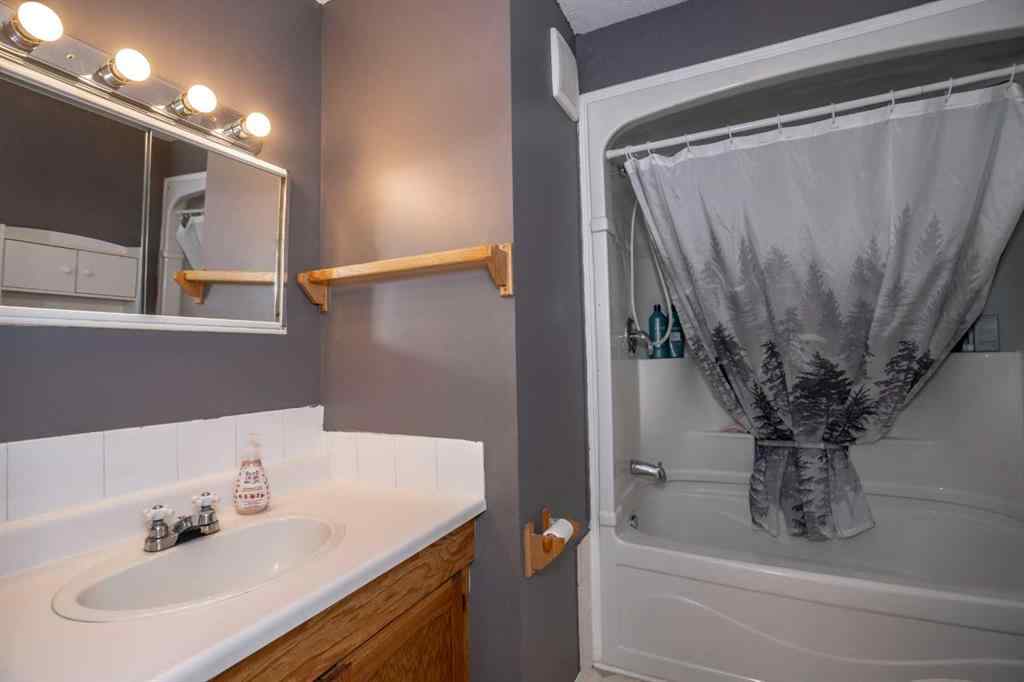 MLS® A2251397 - 4915 53 St   in NONE Grimshaw, Residential