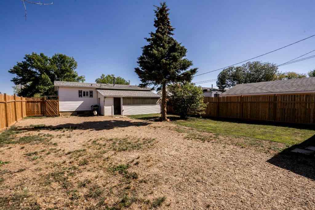 MLS® A2251397 - 4915 53 St   in NONE Grimshaw, Residential