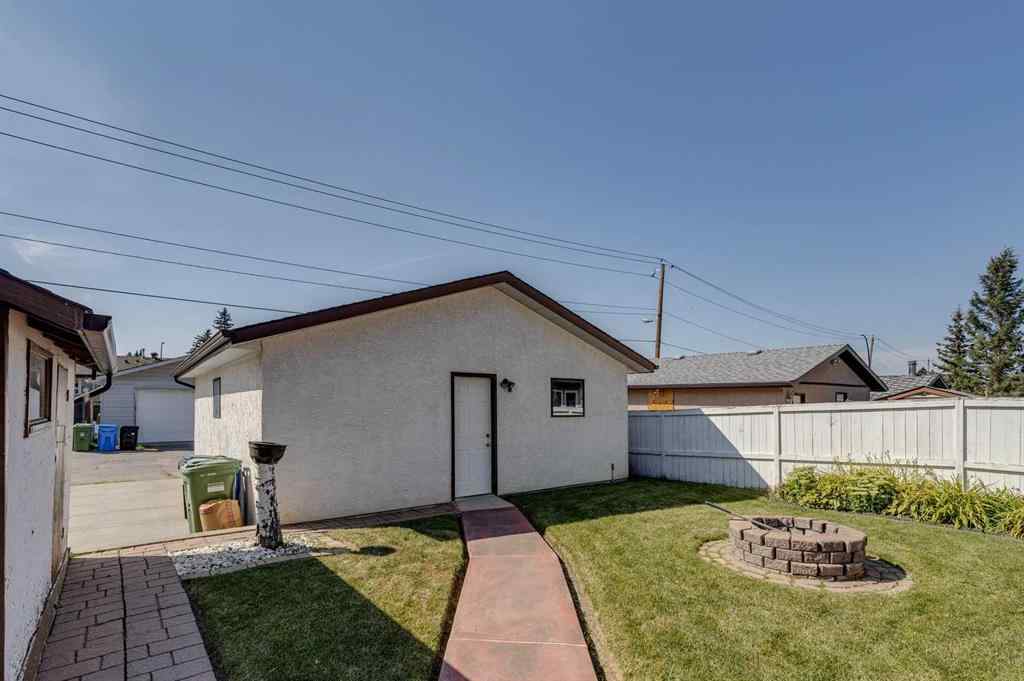 MLS® A2251410 - 1311 68 Street NE in Marlborough Park Calgary, Residential