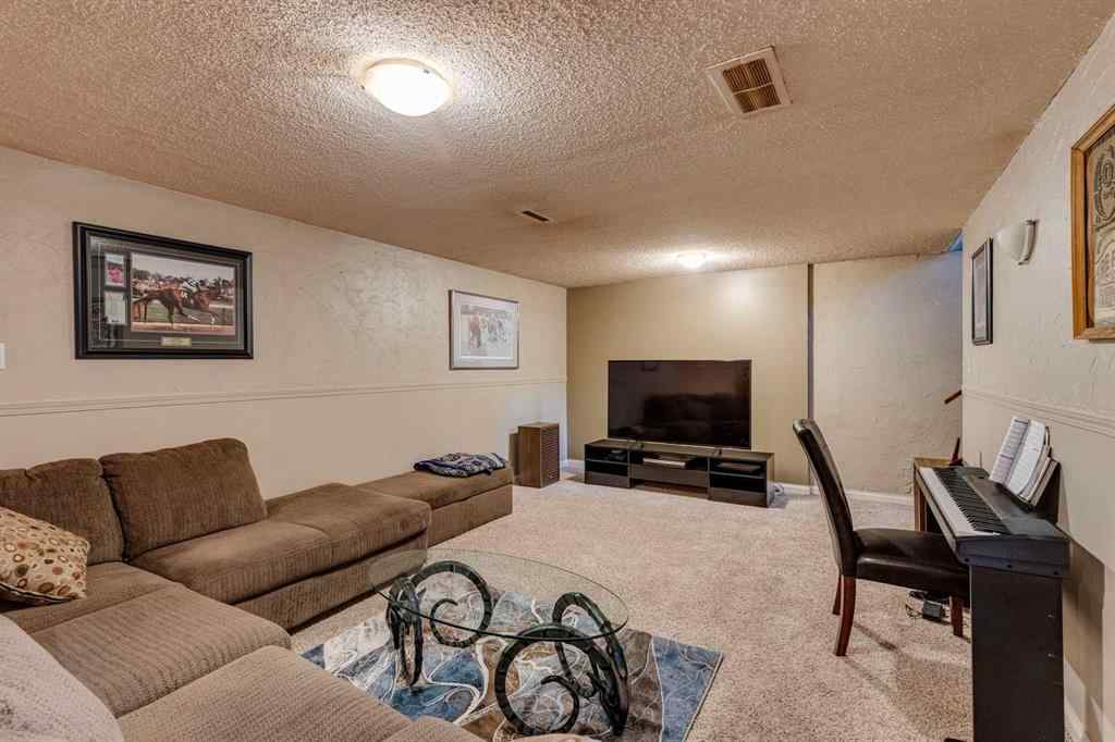 MLS® A2251410 - 1311 68 Street NE in Marlborough Park Calgary, Residential