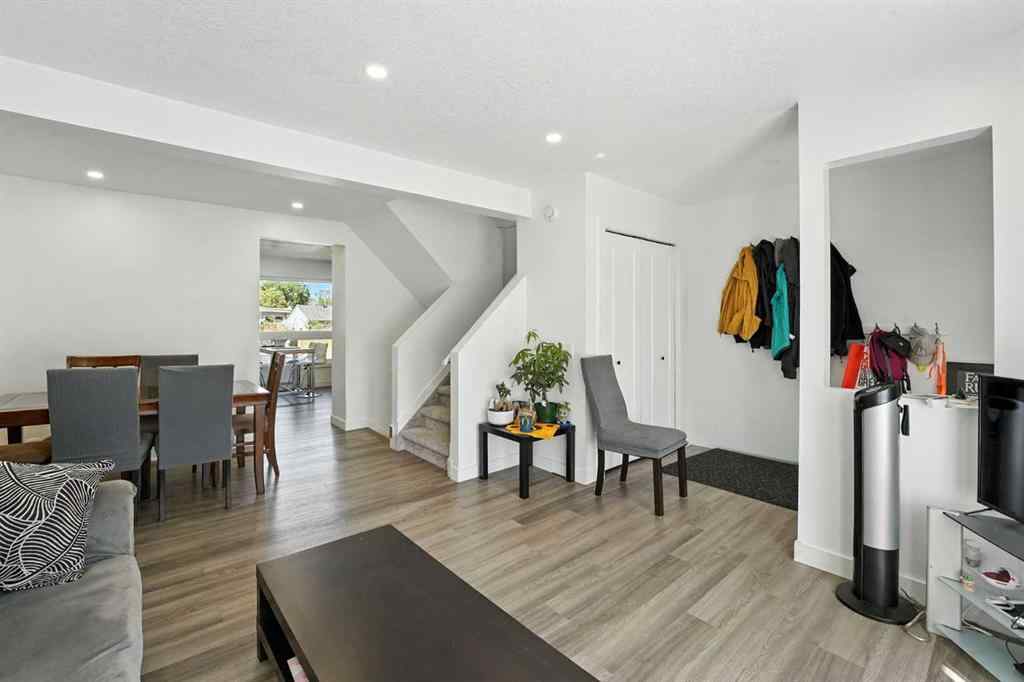 MLS® A2251411 - 432 25 Avenue NE in Winston Heights/Mountview Calgary, Residential