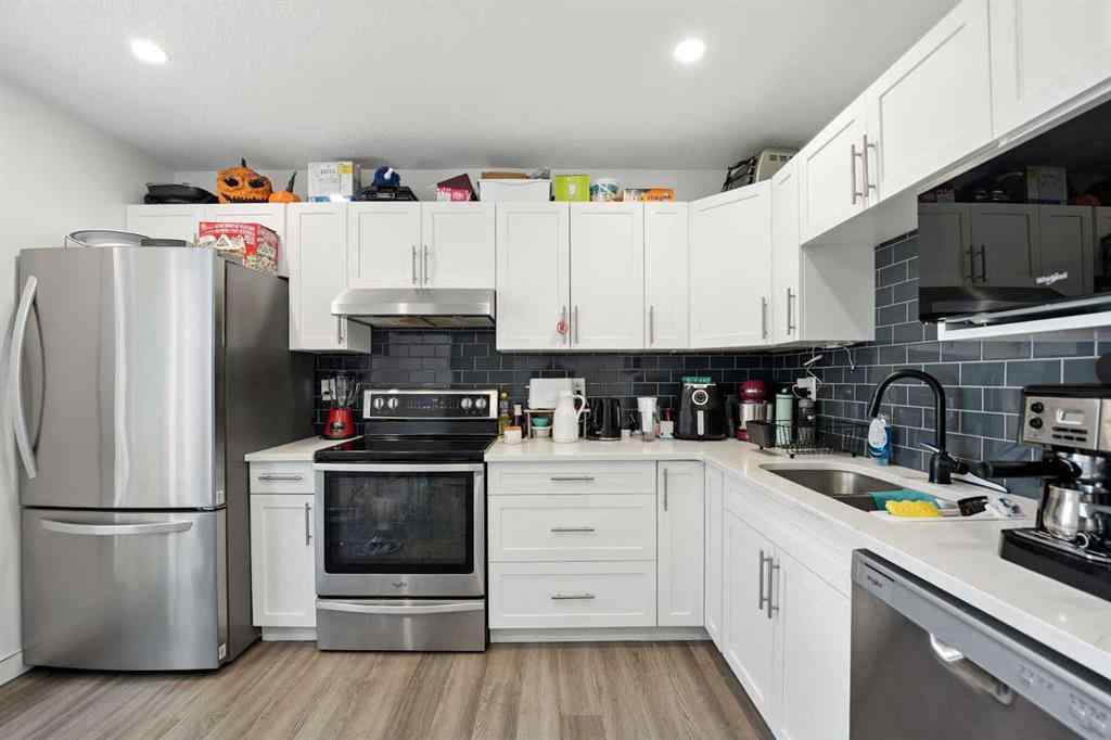 MLS® A2251411 - 432 25 Avenue NE in Winston Heights/Mountview Calgary, Residential