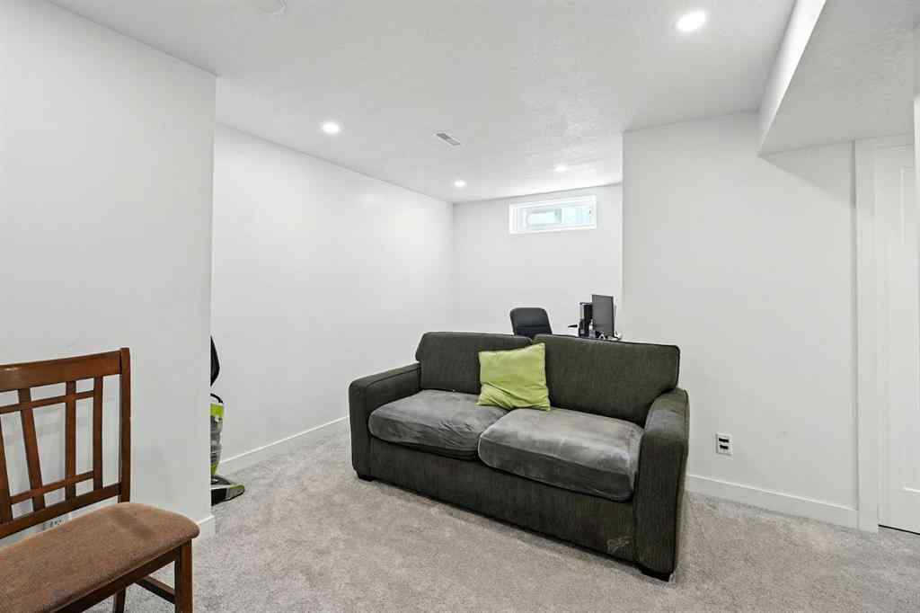 MLS® A2251411 - 432 25 Avenue NE in Winston Heights/Mountview Calgary, Residential