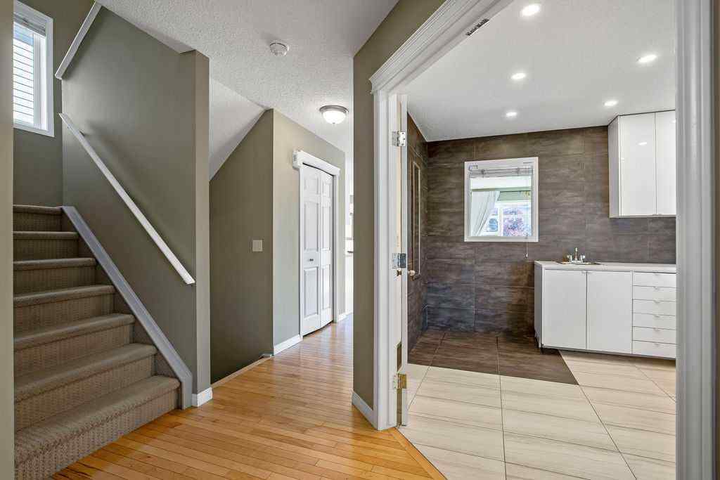 MLS® A2251412 - 275 Cougar Plateau Way SW in Cougar Ridge Calgary, Residential