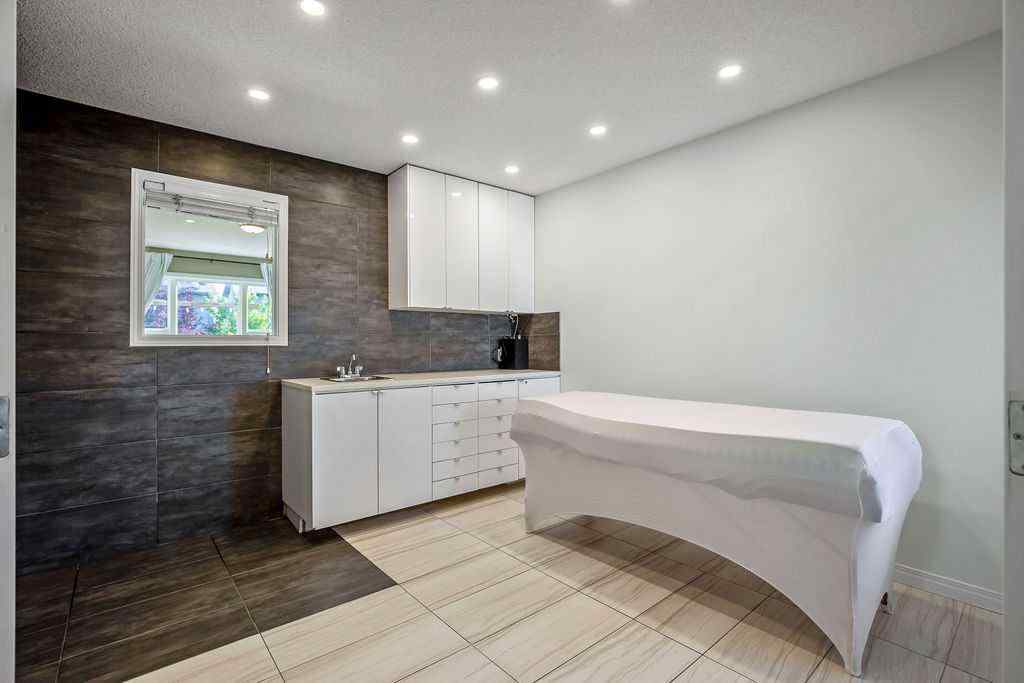 MLS® A2251412 - 275 Cougar Plateau Way SW in Cougar Ridge Calgary, Residential