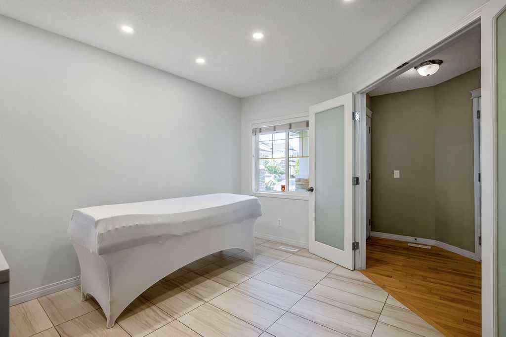 MLS® A2251412 - 275 Cougar Plateau Way SW in Cougar Ridge Calgary, Residential