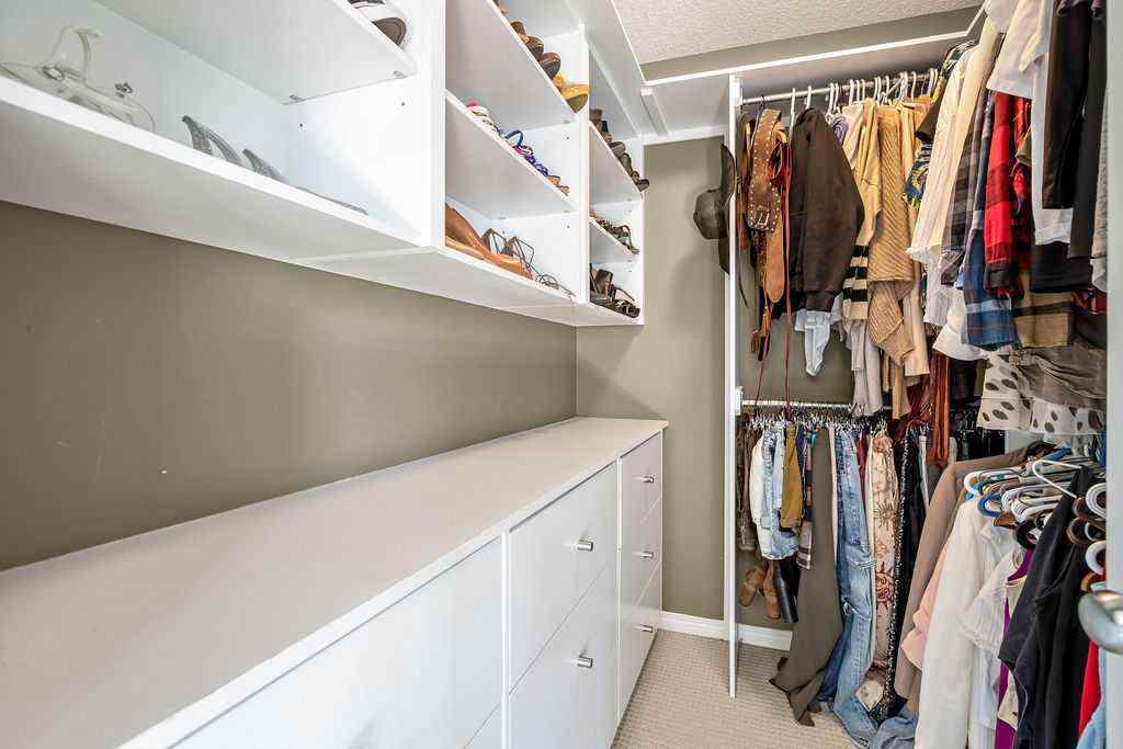 MLS® A2251412 - 275 Cougar Plateau Way SW in Cougar Ridge Calgary, Residential