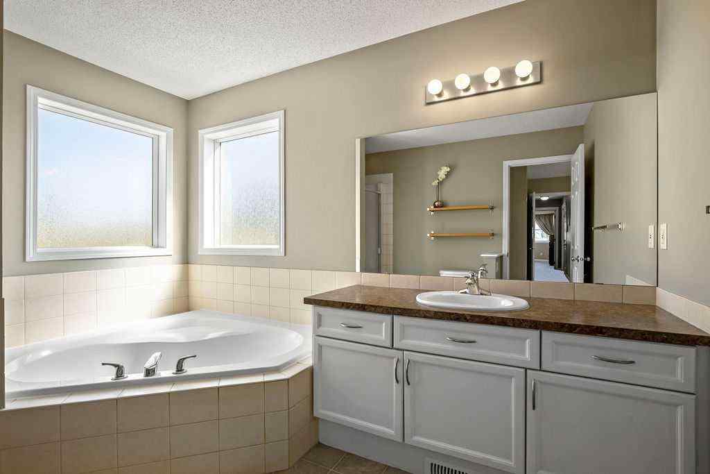 MLS® A2251412 - 275 Cougar Plateau Way SW in Cougar Ridge Calgary, Residential