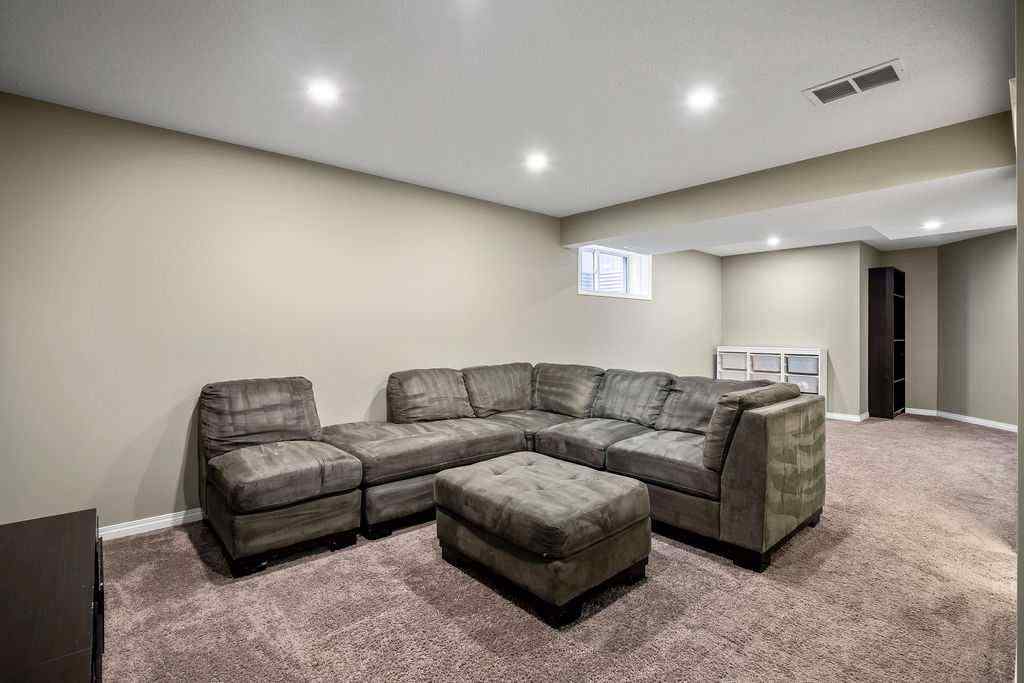 MLS® A2251412 - 275 Cougar Plateau Way SW in Cougar Ridge Calgary, Residential