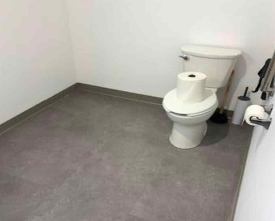 MLS® A2251420 - 406 13 Street N in Senator Buchanan Lethbridge, Commercial