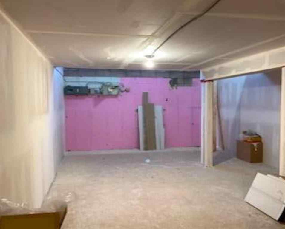 MLS® A2251420 - 406 13 Street N in Senator Buchanan Lethbridge, Commercial