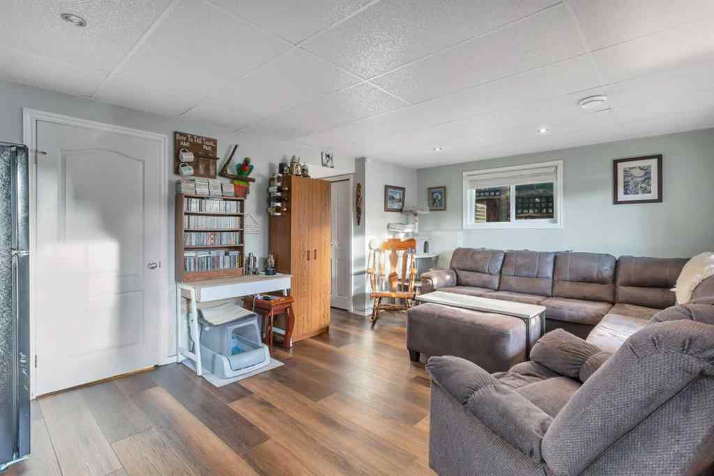 MLS® A2251421 - 76 Arthur Close  in Aspen Ridge Red Deer, Residential