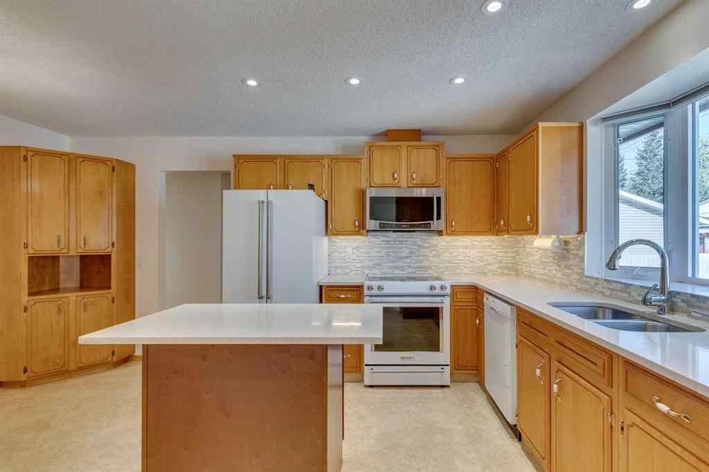 MLS® A2251423 - 5751 Dalmead Crescent NW in Dalhousie Calgary, Residential