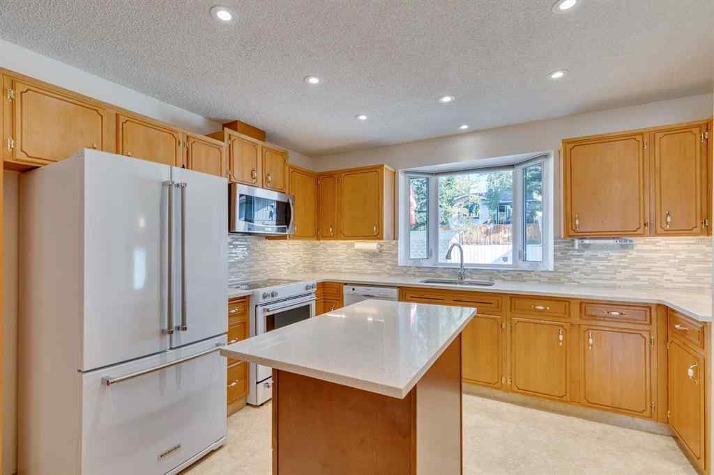MLS® A2251423 - 5751 Dalmead Crescent NW in Dalhousie Calgary, Residential