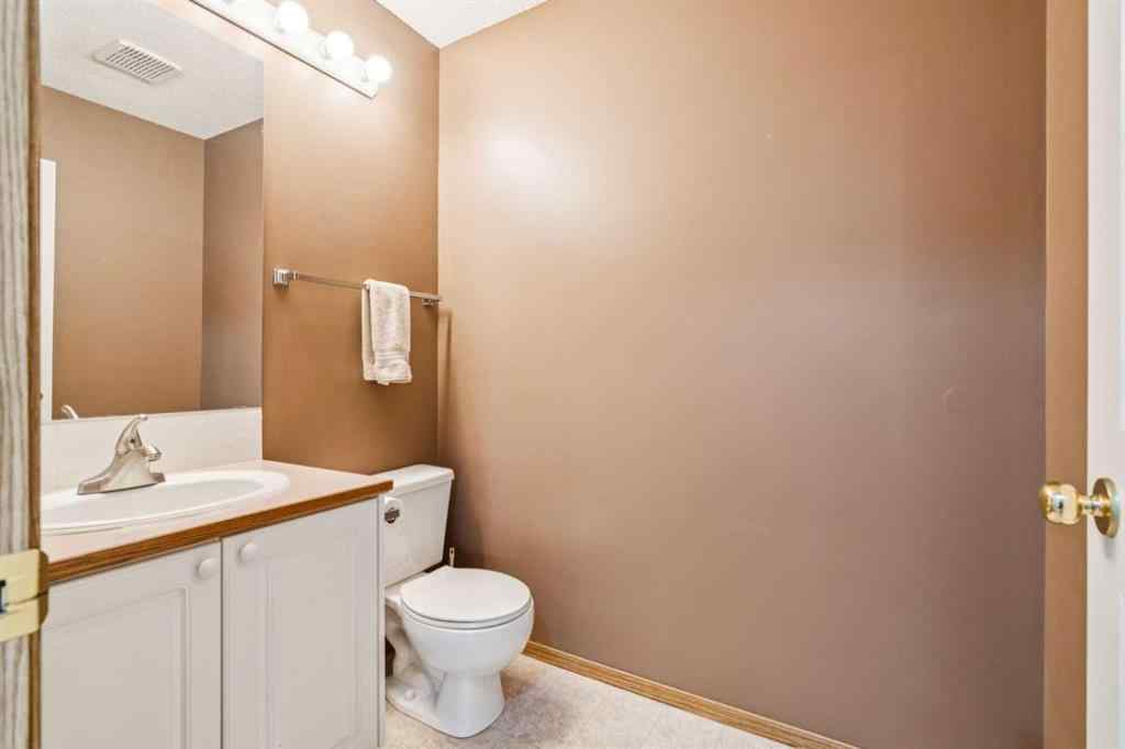 MLS® A2251429 - 38 Somervale Point SW in Somerset Calgary, Residential
