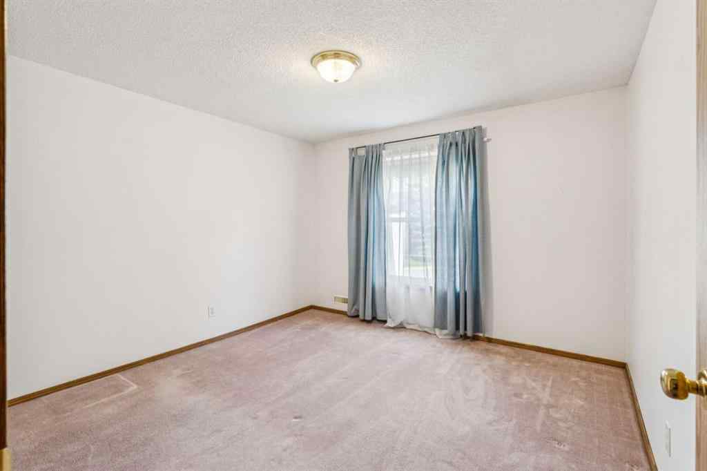 MLS® A2251429 - 38 Somervale Point SW in Somerset Calgary, Residential