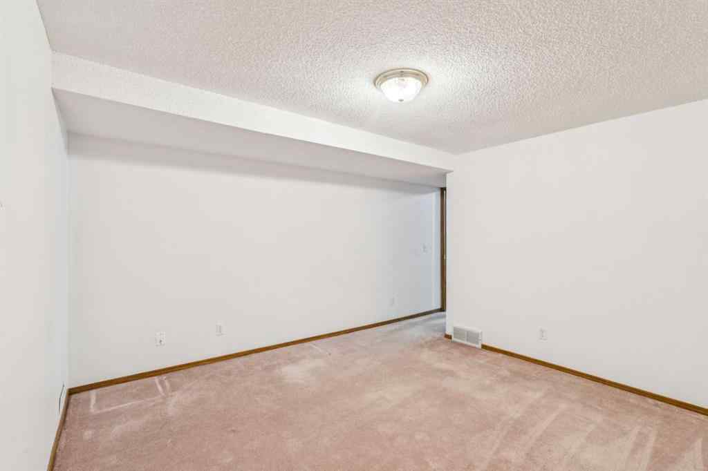 MLS® A2251429 - 38 Somervale Point SW in Somerset Calgary, Residential