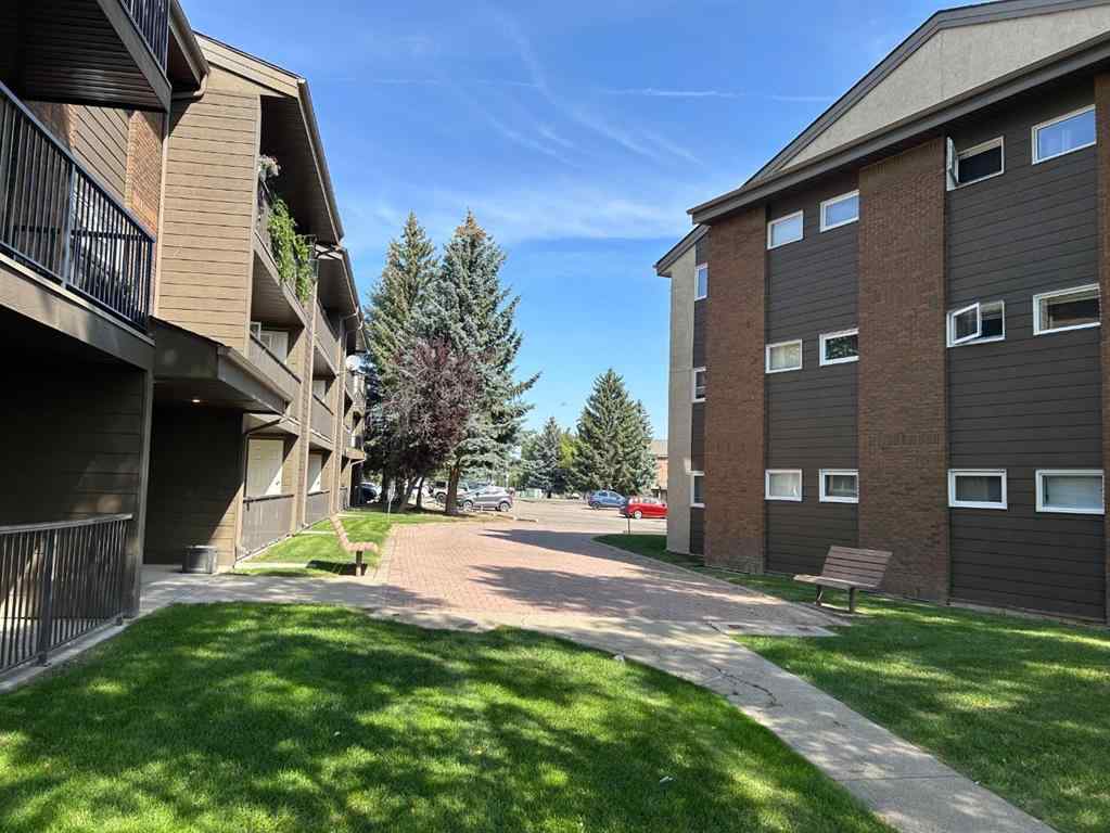 MLS® A2251439 - Unit #308 420 Columbia Boulevard W in Varsity Village Lethbridge, Residential