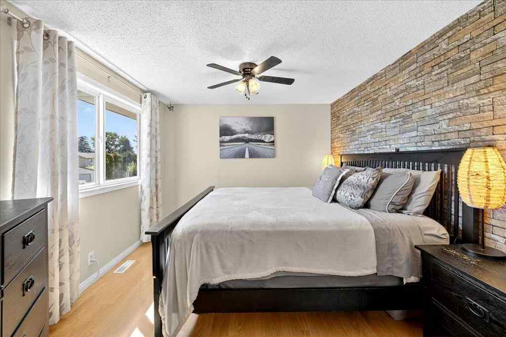 MLS® A2251446 - 6419 26 Avenue NE in Pineridge Calgary, Residential