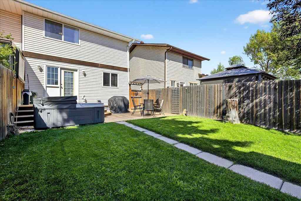 MLS® A2251446 - 6419 26 Avenue NE in Pineridge Calgary, Residential