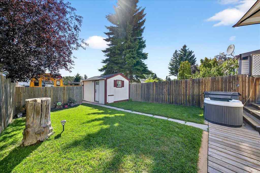 MLS® A2251446 - 6419 26 Avenue NE in Pineridge Calgary, Residential
