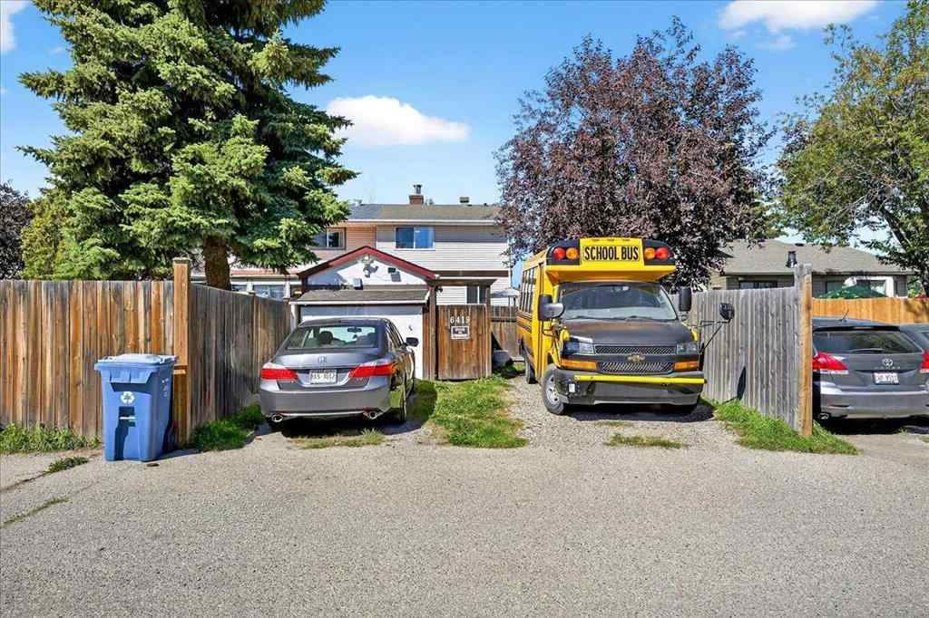 MLS® A2251446 - 6419 26 Avenue NE in Pineridge Calgary, Residential