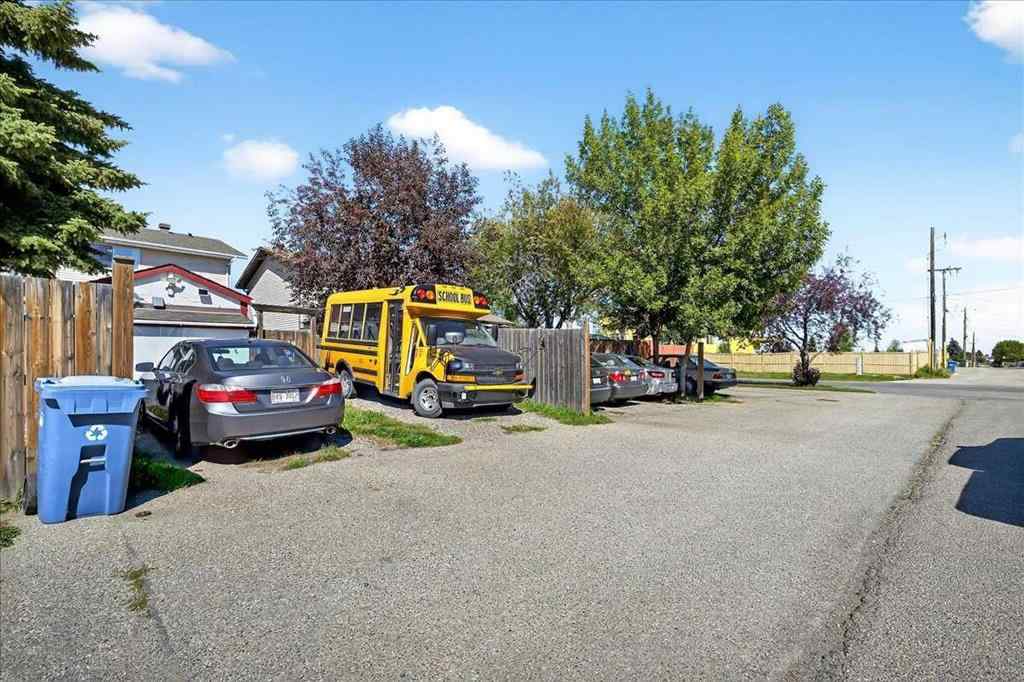 MLS® A2251446 - 6419 26 Avenue NE in Pineridge Calgary, Residential
