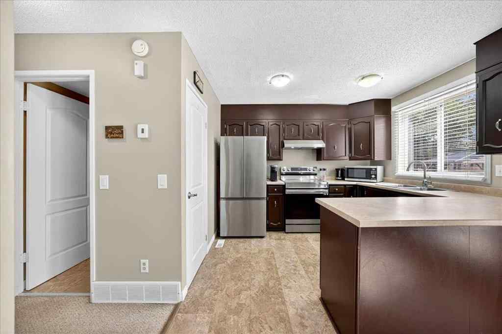 MLS® A2251446 - 6419 26 Avenue NE in Pineridge Calgary, Residential