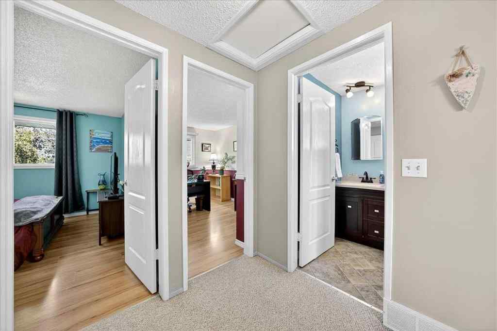MLS® A2251446 - 6419 26 Avenue NE in Pineridge Calgary, Residential