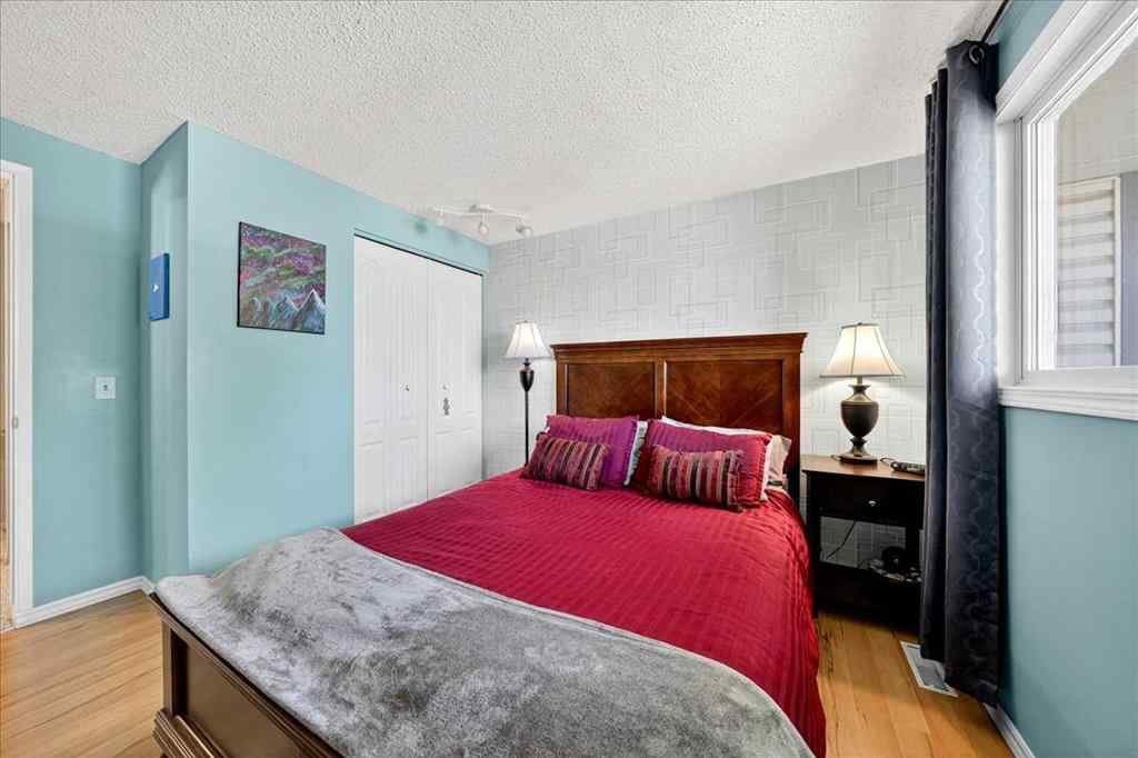 MLS® A2251446 - 6419 26 Avenue NE in Pineridge Calgary, Residential