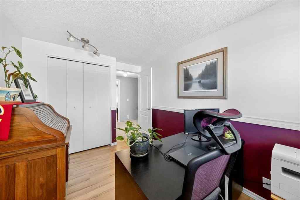 MLS® A2251446 - 6419 26 Avenue NE in Pineridge Calgary, Residential