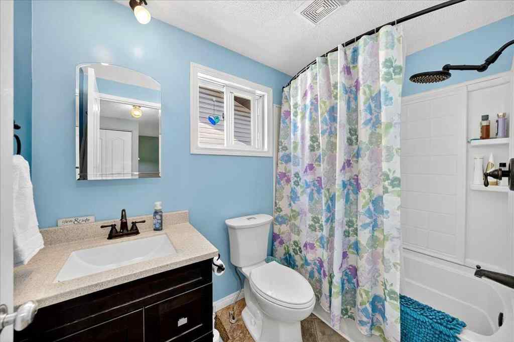 MLS® A2251446 - 6419 26 Avenue NE in Pineridge Calgary, Residential