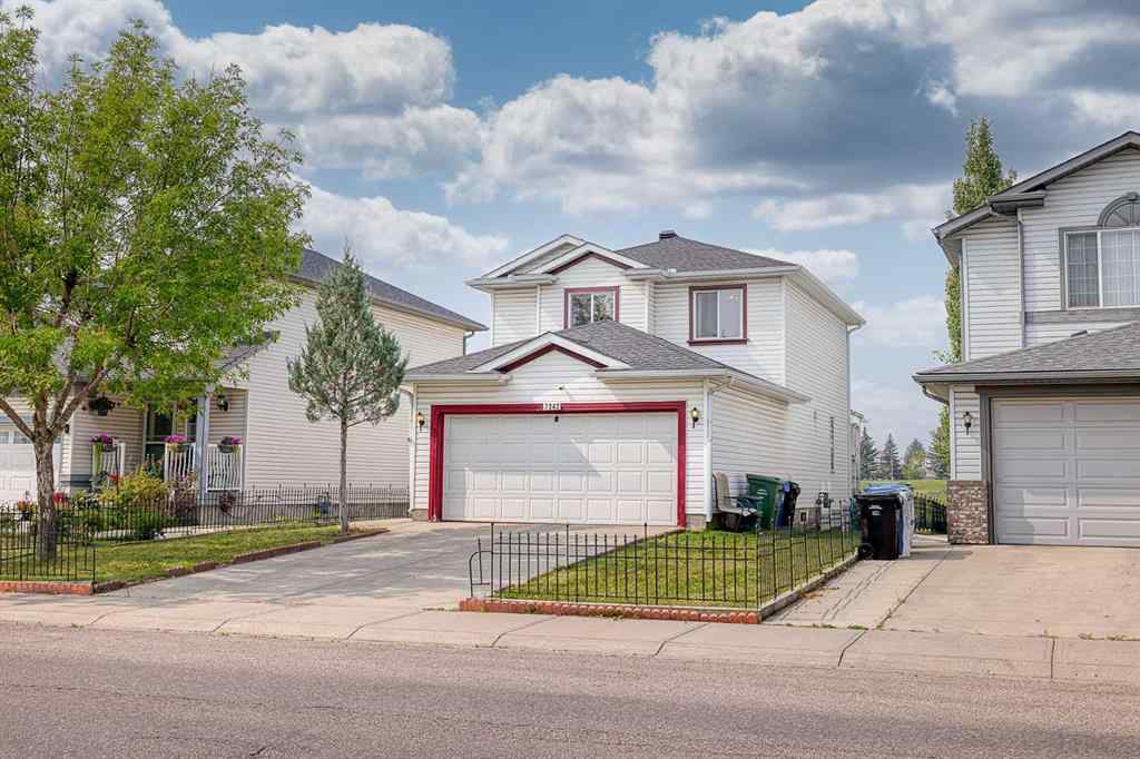 MLS® A2251447 - 7242 Laguna Way NE in Monterey Park Calgary, Residential