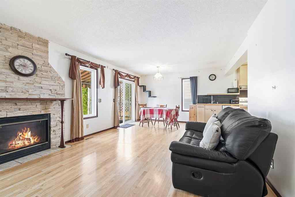 MLS® A2251447 - 7242 Laguna Way NE in Monterey Park Calgary, Residential