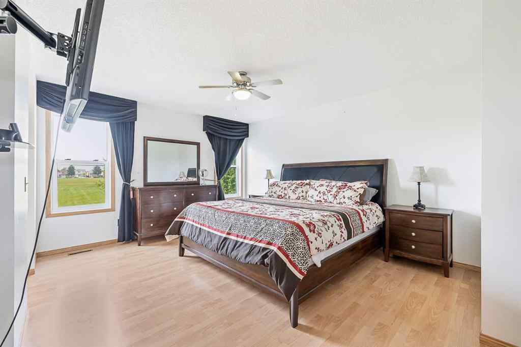 MLS® A2251447 - 7242 Laguna Way NE in Monterey Park Calgary, Residential