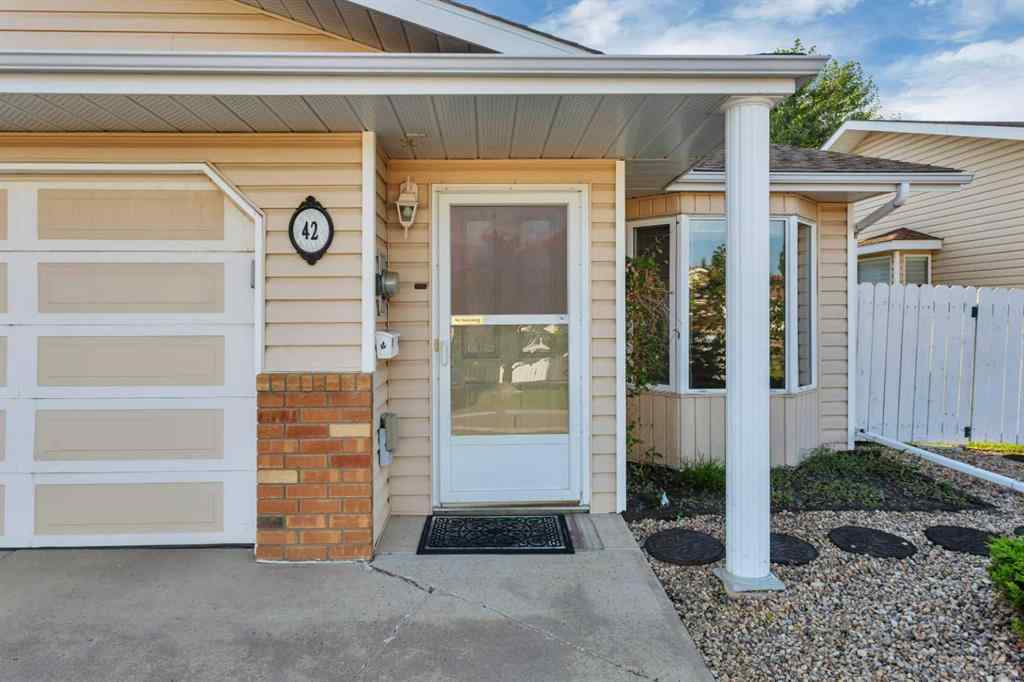 MLS® A2251469 - 42 Dale Close  in Deer Park Estates Red Deer, Residential